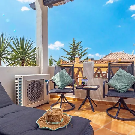 Sunset Golf Elegance - Happy *